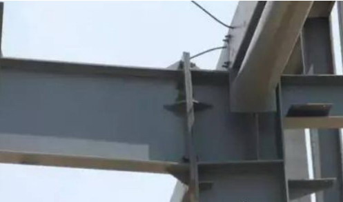 超聲波塑料焊接機(jī)鉚接結(jié)構(gòu)的闡述