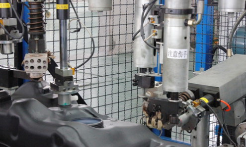 超聲波焊接機(jī)在安全氣囊制作中的作用